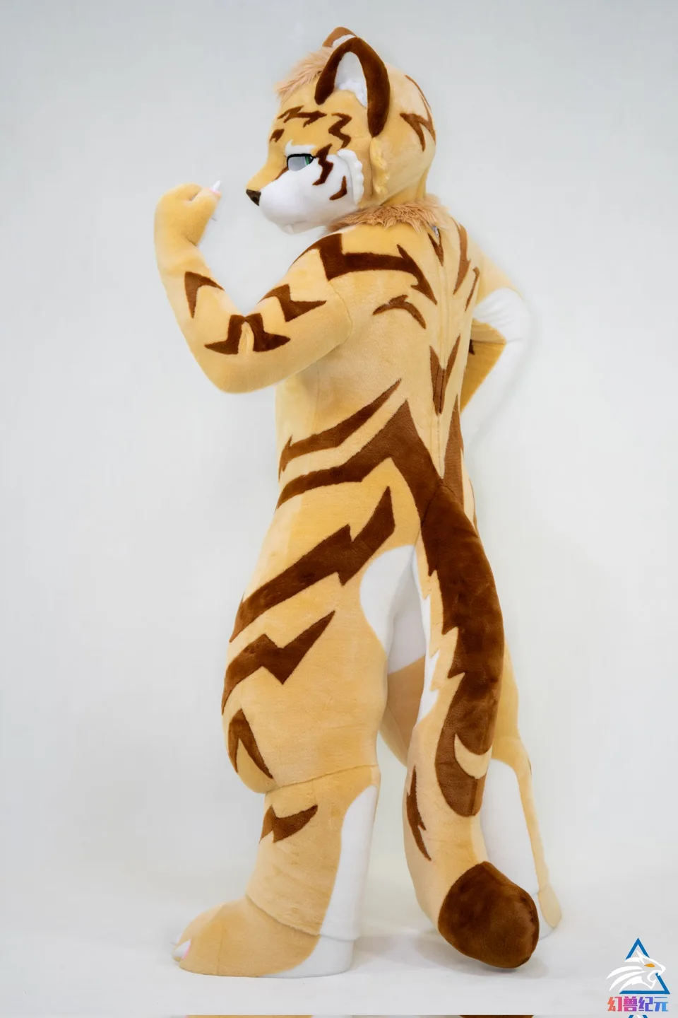 Golden striped LAN series character
